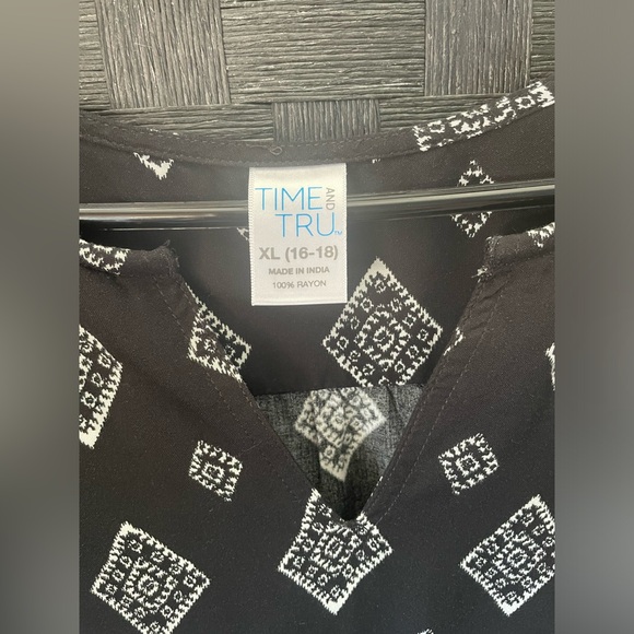 Woman’s Summer Dress Size 16/18 by Time and True - Picture 3 of 6